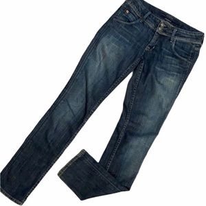 Hudson size 24 flap pocket jeans. Low rise, slim leg, full length.